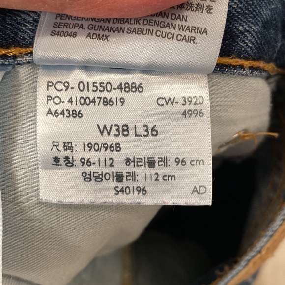 Levi’s 550 - W38” x L36” - Picture 10 of 11